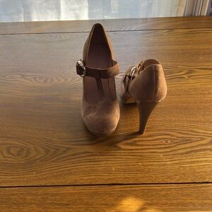 Franco Sarto Dark Tan Suede T-Strap shoes, 4”heel, 1/4” platform.